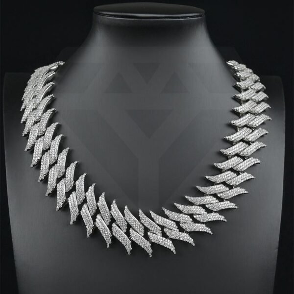 Iced Cuban Link Chain Necklace - Image 3